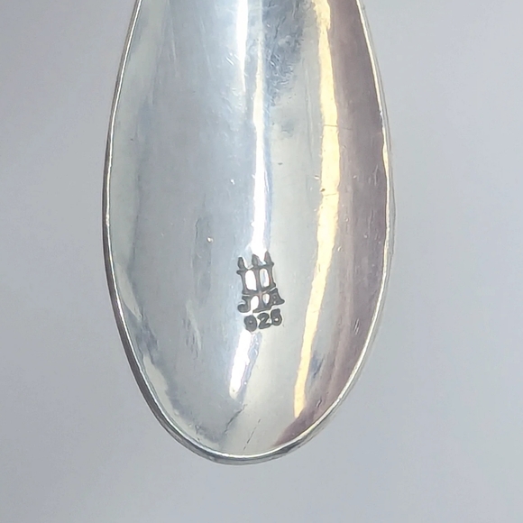 James Avery sterling silver 925 teardrop hammered hook pierced earrings - Picture 4 of 4